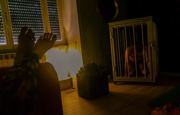 viola con schiavo in gabbia 26