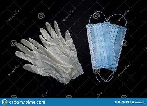 guanti bianchi in lattice e mascherina